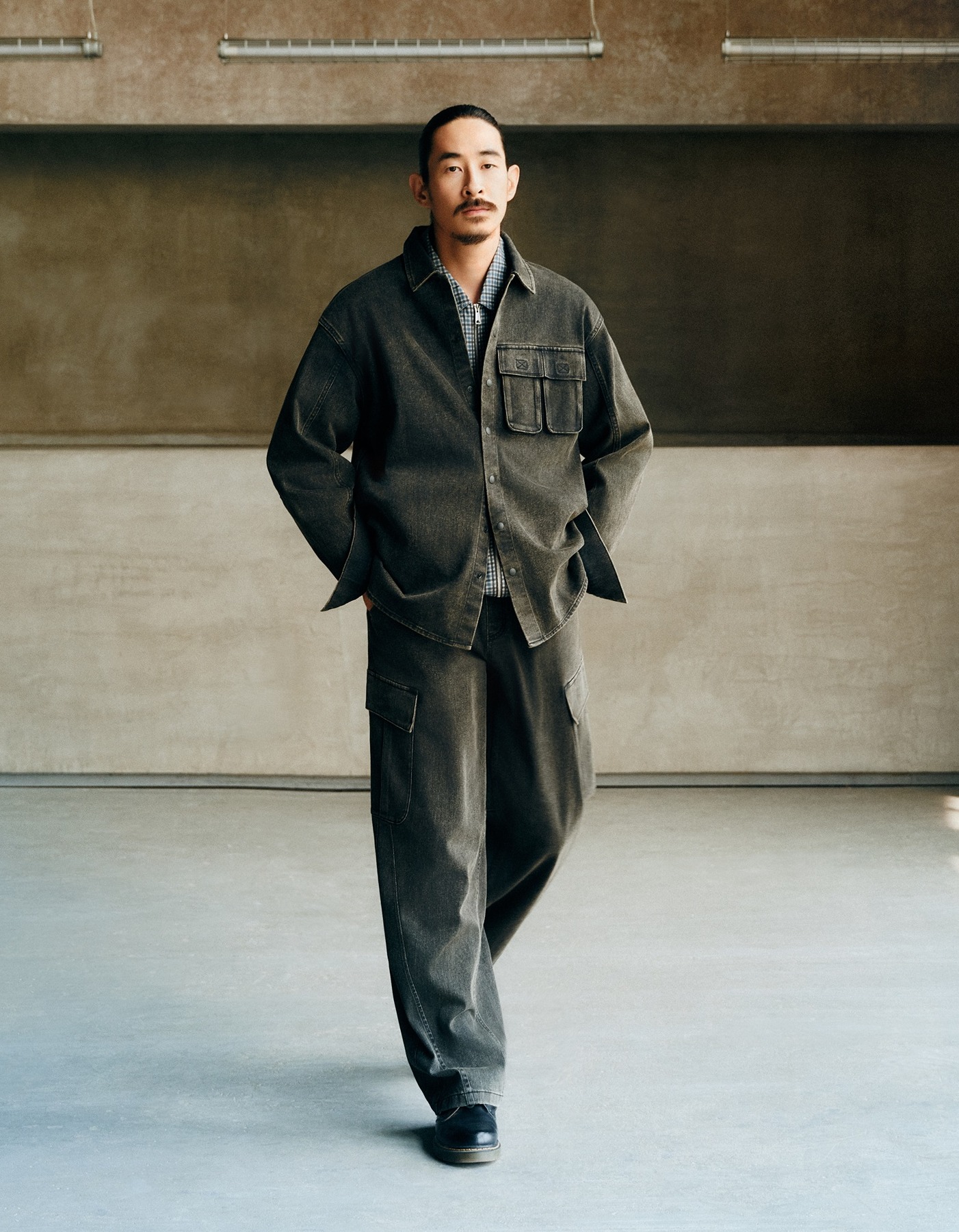 杰克琼斯 26AW Originals OG 星野星座主题短袖 T 恤,THE ZODIAC 星座罗盘印花系列,多低饱和复古配色,宽松落肩版型,适配城市通勤、郊外观星、休闲复古穿搭
